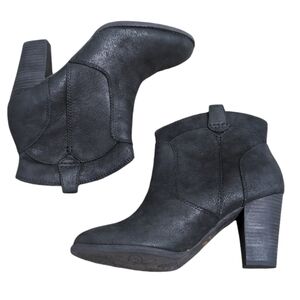 Clarks Ankle Boots Artisan Black Leather Western Style Heel Booties 8.5